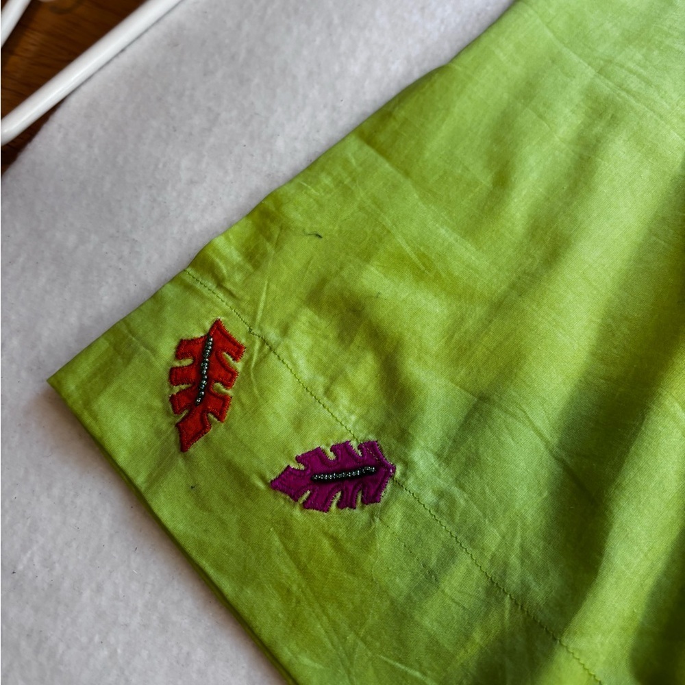 Michael Simon XL Lime Embroidered Chameleon Top NWT - Picture 9 of 15